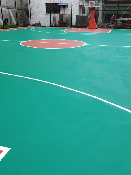 沛县 球场长期使用易出现地面开裂